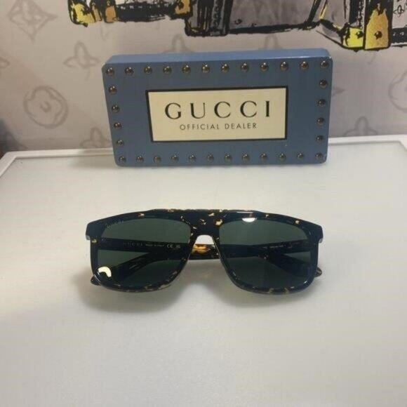 New Gucci Green Square Men's Sunglasses GG1039S 002 as seen on Rihanna - Picture 5 of 11